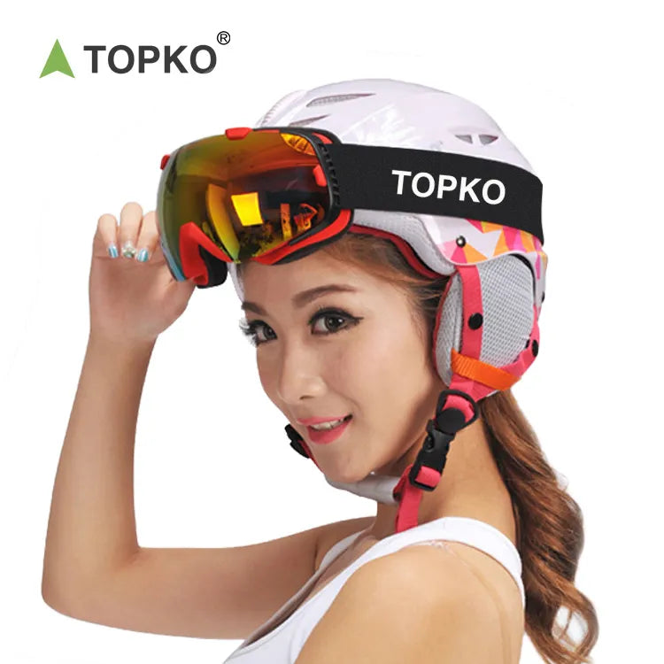 Ski helmet