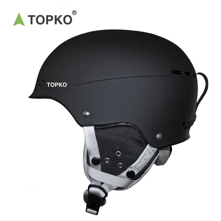 Ski helmet